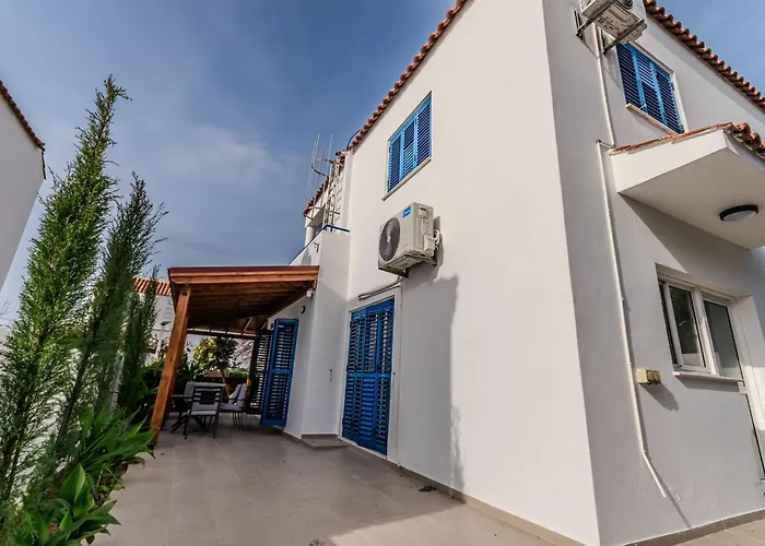 Seaview Sanctuary House 度假居 拉纳卡